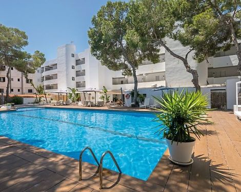 Apartamentos Es Pujols-1