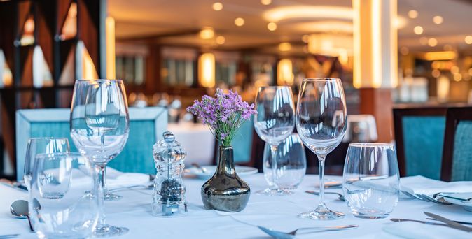 Restaurant auf einem Schiff 