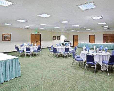 Ramada by Wyndham Kent Seattle Area-3
