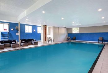 Hotel, Days Inn by Wyndham Victoria Uptown