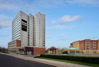 Hotel, Radisson Hotel & Suites Fallsview