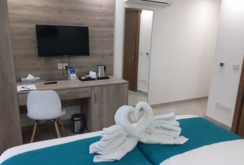 Hotel, TJ Boutique