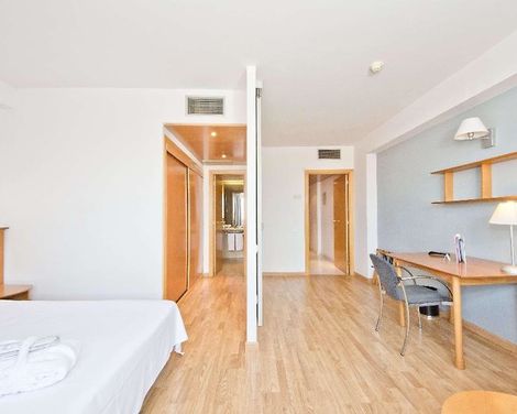 Aparthotel Atenea Vallès-1