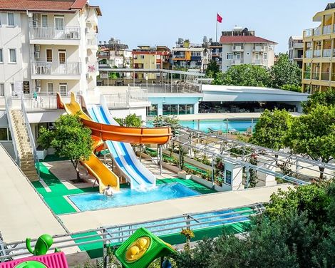 Catty Cats Garden Hotel-3