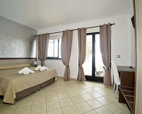 Hotel Villaggio Pineta Petto Bianco-4