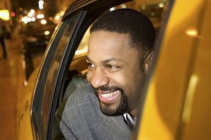 West Canada Rundreise Mann in Taxi