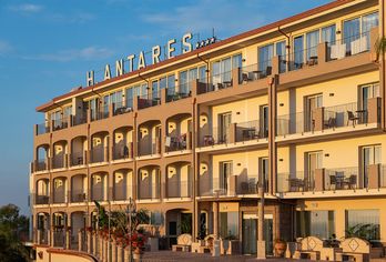Hotel, Hotel Antares