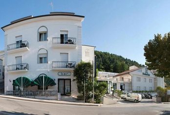 Hotel, Fini