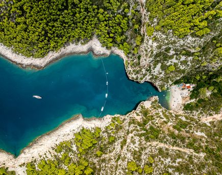 Buchten_Vis_Blick von Oben auf die Bucht
