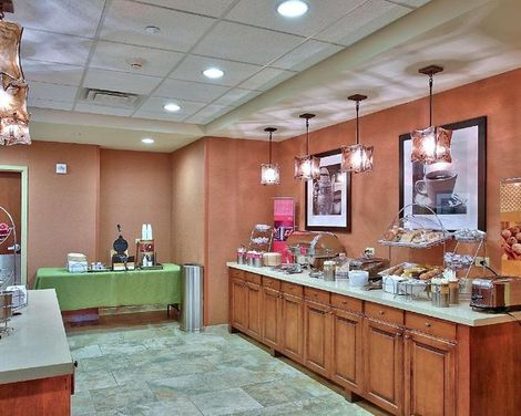 Hampton Inn & Suites Scottsdale at Talking Stick-2