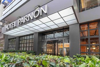 Hotel, Parnon