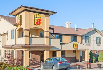 Hotel, Super 8 by Wyndham Salmon Arm