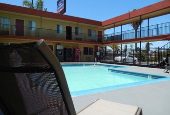Hotel, Howard Johnson by Wyndham Chula Vista/San Diego Suite Hotel