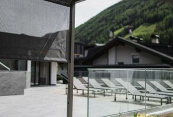 Hotel, Hotel Adler