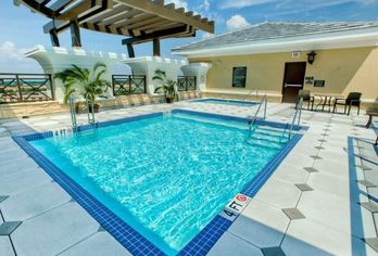 Ramada Plaza By Wyndham Orlando Resort & Suites International Drive