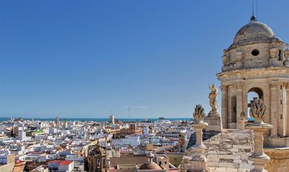 Blick über die Stadt Cadiz in Spanien