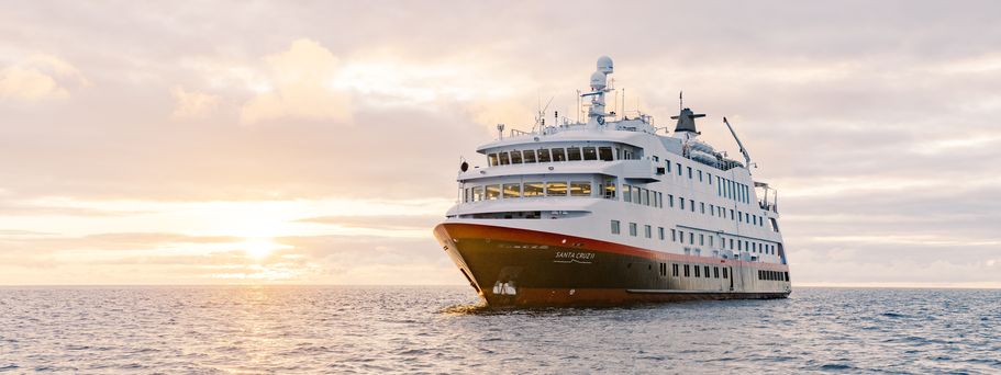 Hurtigruten Schiff