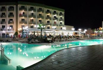 Hotel, Topaz Hotel