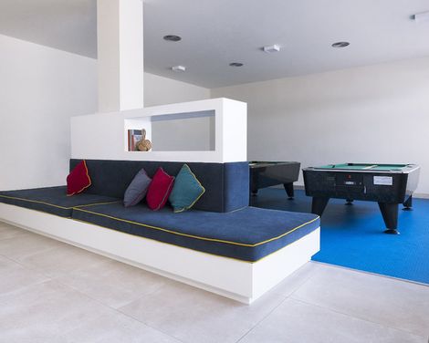 Apartaments CYE Salou-3