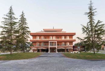 Hotel, Mythic Summer Hotel 