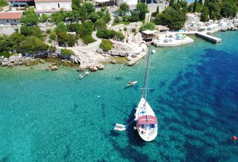 Hotel, Bozica