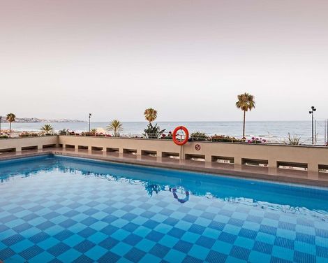 Hotel ILUNION Fuengirola-4