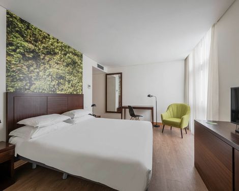 Neat Hotel Avenida-0