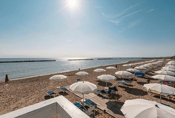 Hotel, Natural Village Resort