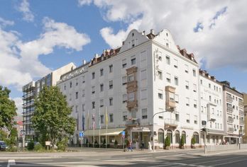 Hotel, Ringhotel Loew's Merkur