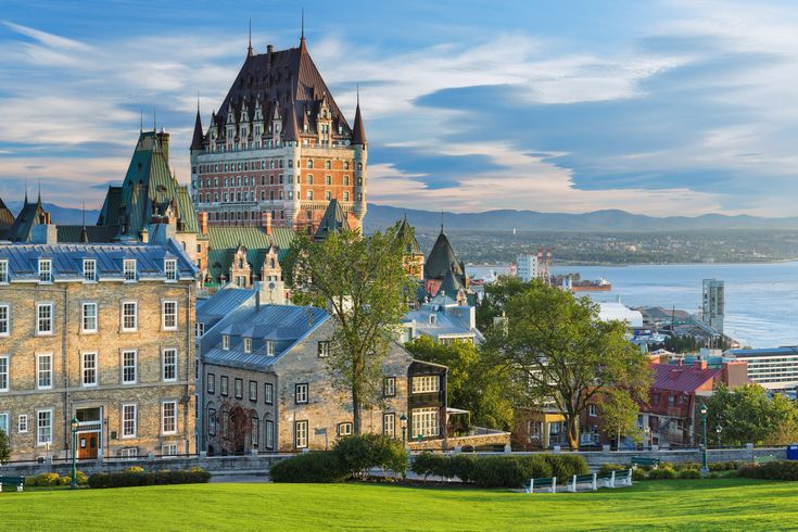 Wunderschönes Schloss am Wasser