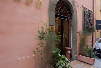 Hotel, Leonardo