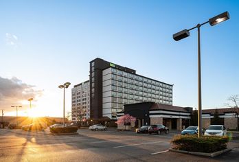 Hotel, Holiday Inn Newark International Airport