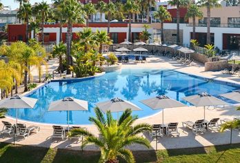 Hotel, Vitor's Village