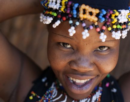 Afrikanische Frau mit Schmuck