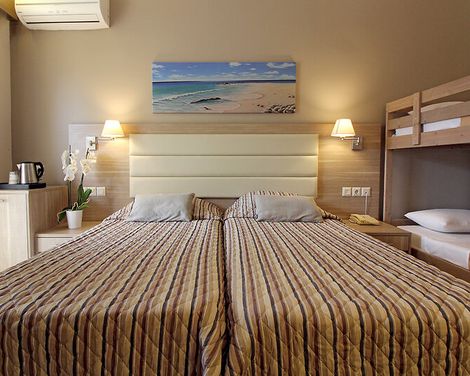 Canvas by Mitsis Messonghi-4