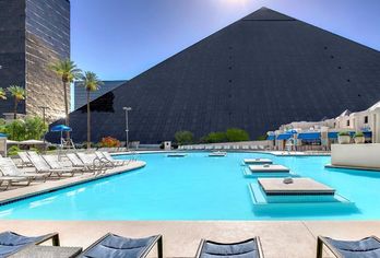 Hotel, Luxor Hotel & Casino