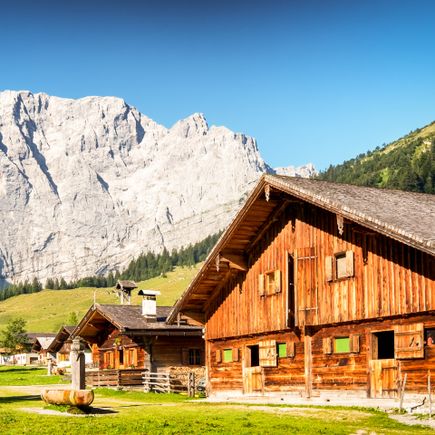 Familienurlaub Bauernhof Alpen Farmhütte in den Karwendel Bergen