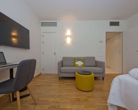 Aparthotel Atenea Vallès-0