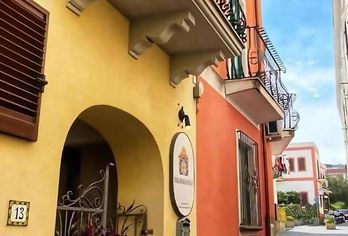 Hotel, Mamamia Guesthouse
