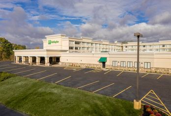 Hotel, Holiday Inn & Suites Marlborough