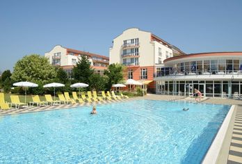 Hotel, The Monarch Hotel