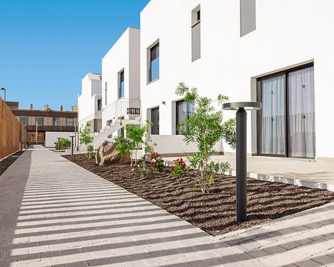 Esmeralda Cotillo Homes by LIVVO-3