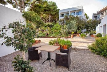 Hotel, Petit Garden Hotel by Flacalco