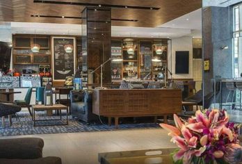 Hotel, The Chicago Hotel Collection: Magnificent Mile