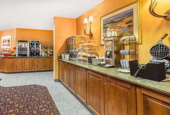 Hotel, Ramada by Wyndham Kent Seattle Area