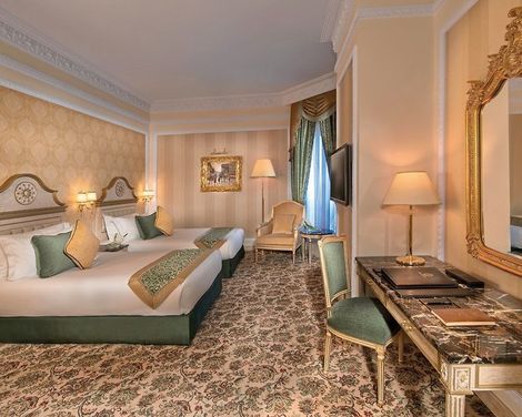 Royal Rose Abu Dhabi, a Curio Collection by Hilton Affiliated Hotel-2