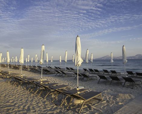 Caravia Beach Hotel & Bungalows-1