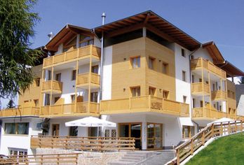 Hotel, Hotel Alpine Mugon