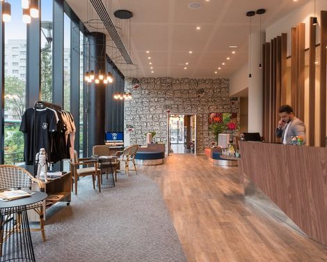 Hotel The Originals Paris Maison Montmartre-4