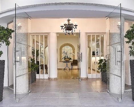 Mikes Kanarium City Hotel-4